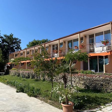 Hotel Surf Primorsko Buitenkant foto