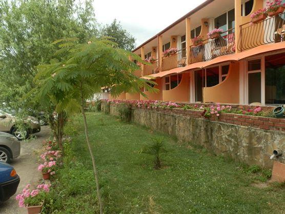 Hotel Surf Primorsko Buitenkant foto