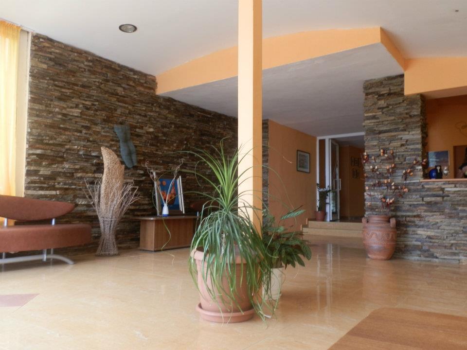 Hotel Surf Primorsko Buitenkant foto