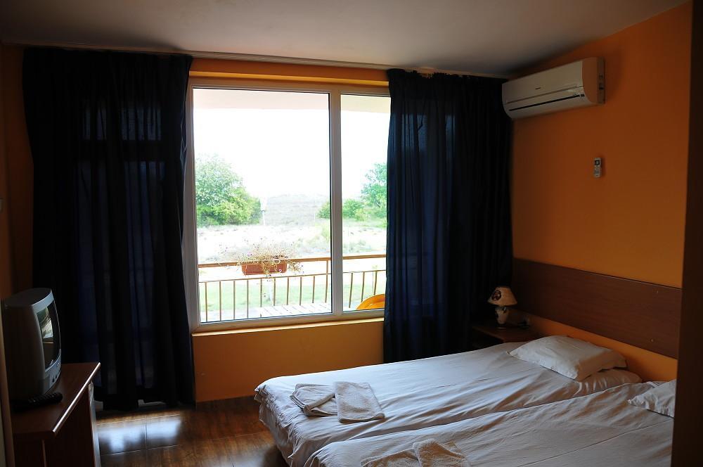 Hotel Surf Primorsko Buitenkant foto
