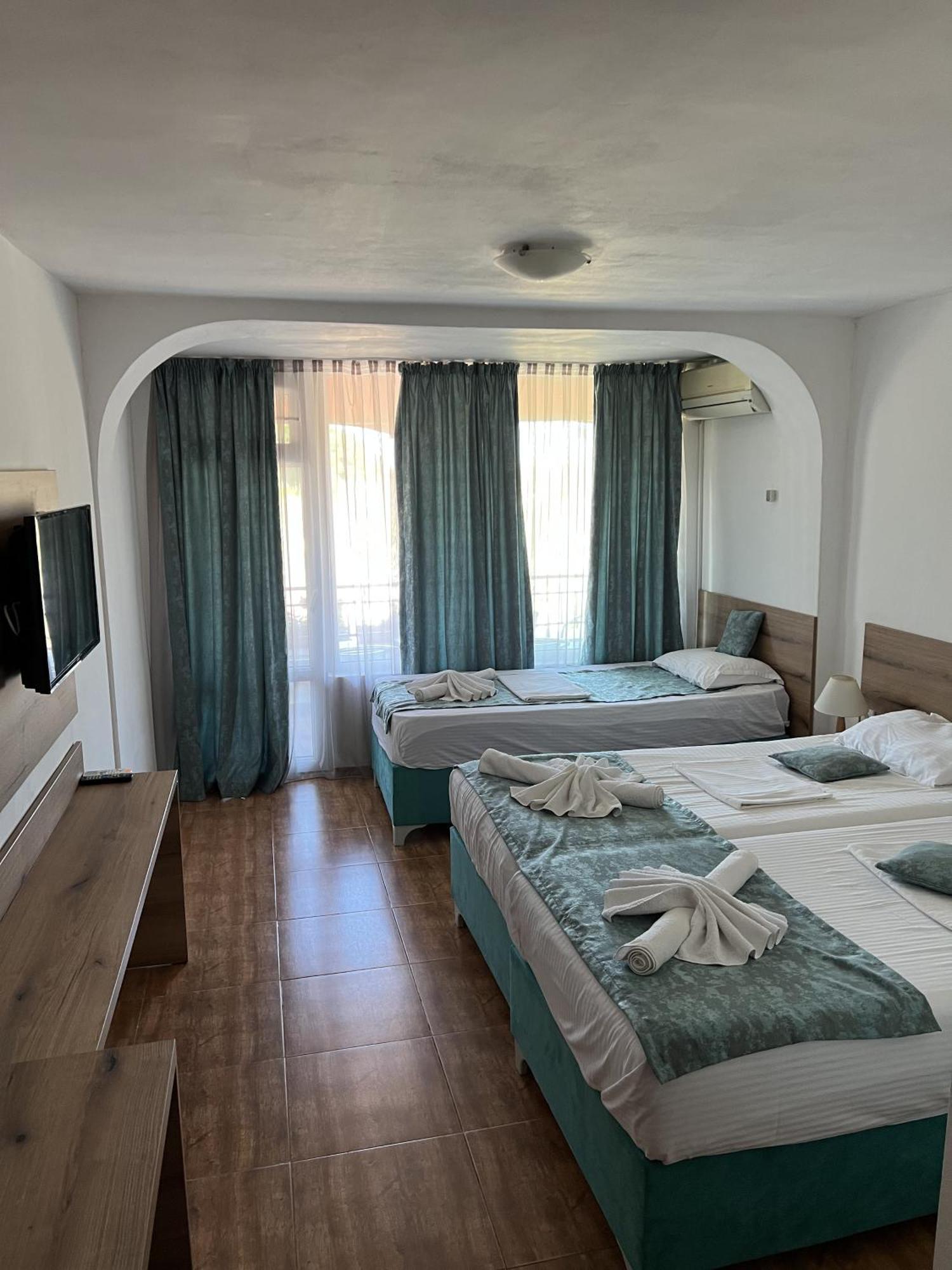 Hotel Surf Primorsko Kamer foto