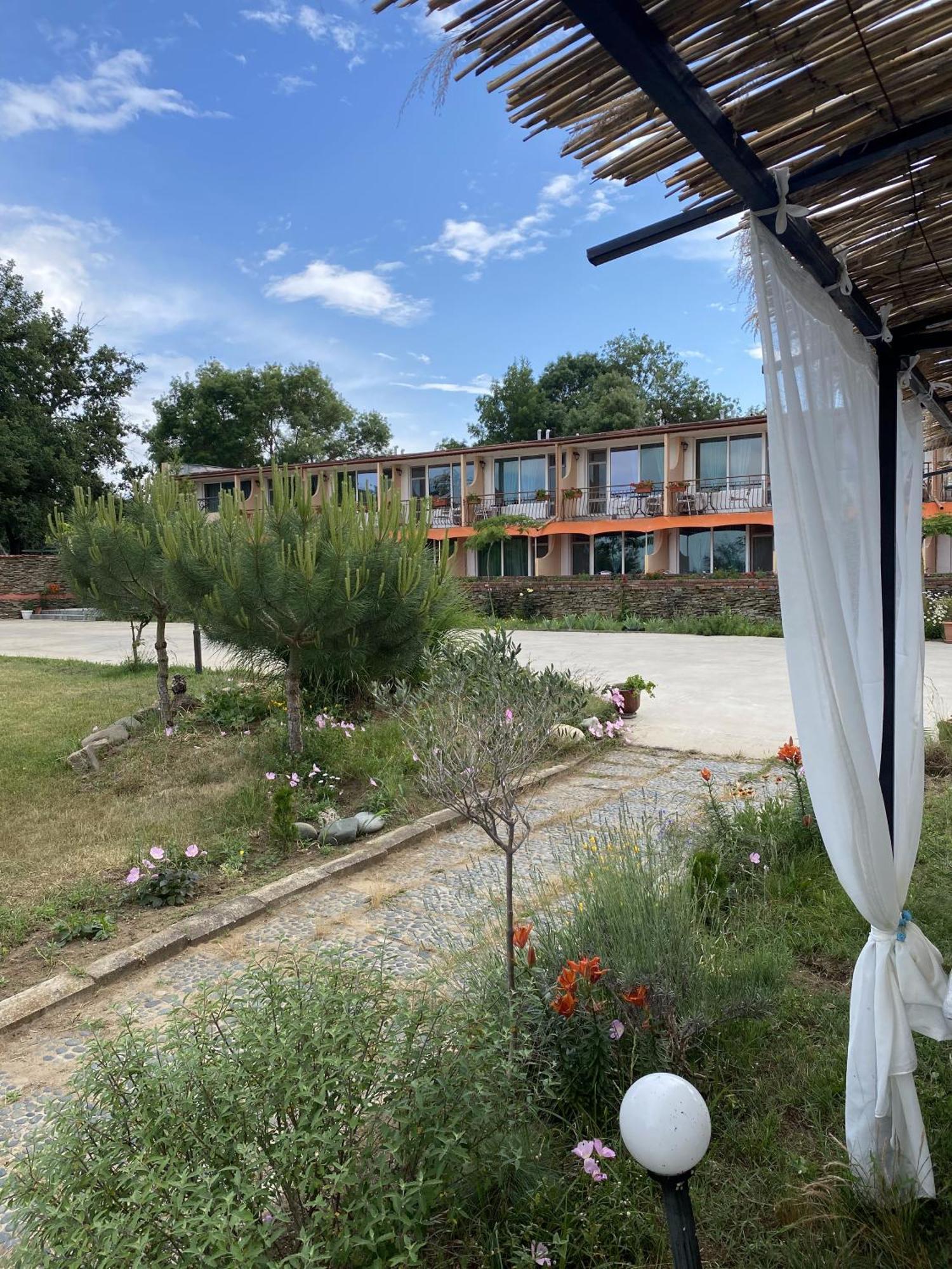 Hotel Surf Primorsko Buitenkant foto