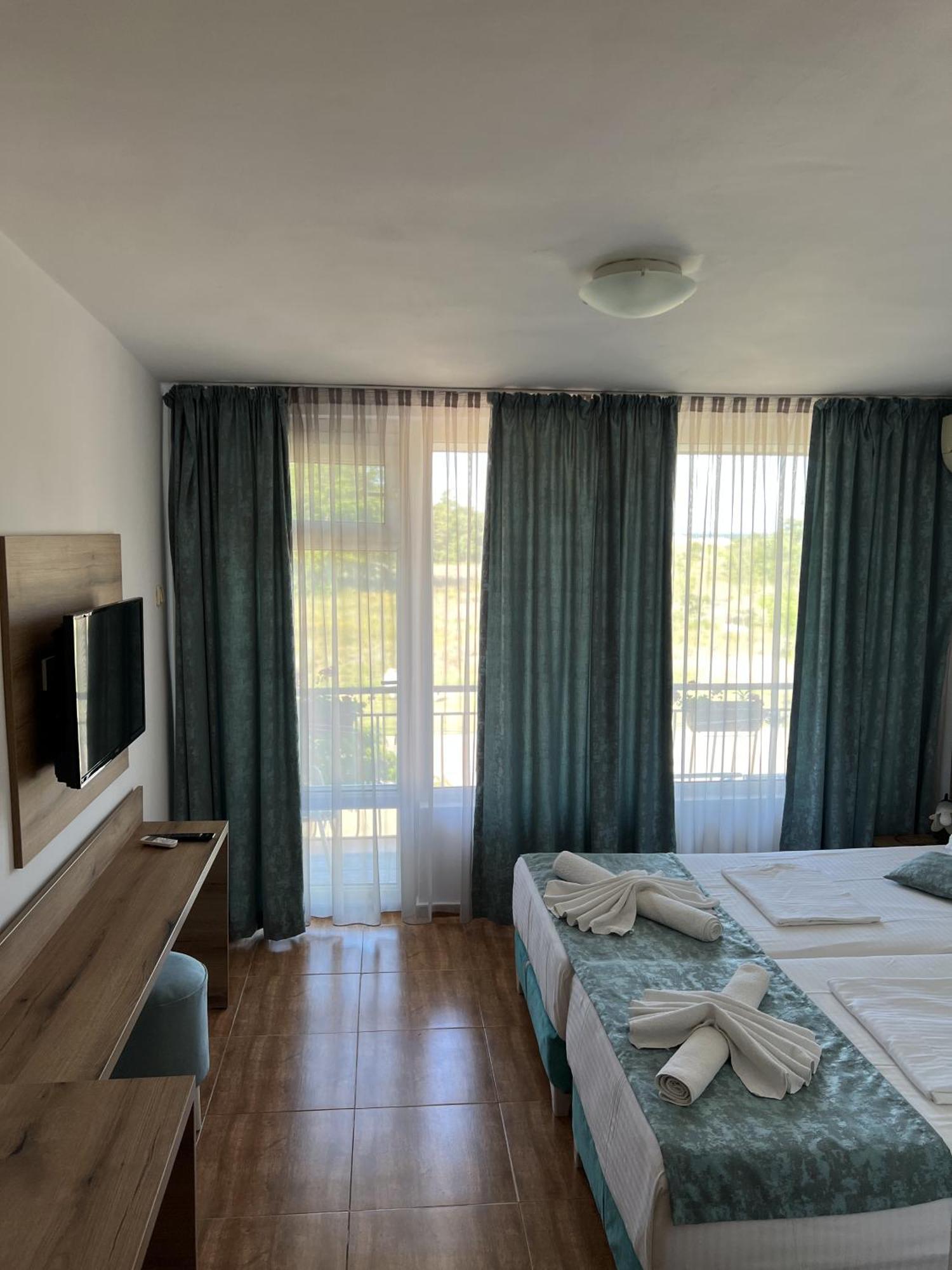 Hotel Surf Primorsko Kamer foto
