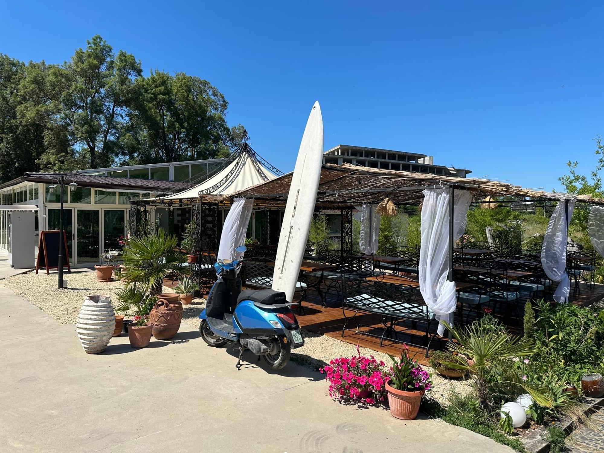 Hotel Surf Primorsko Buitenkant foto