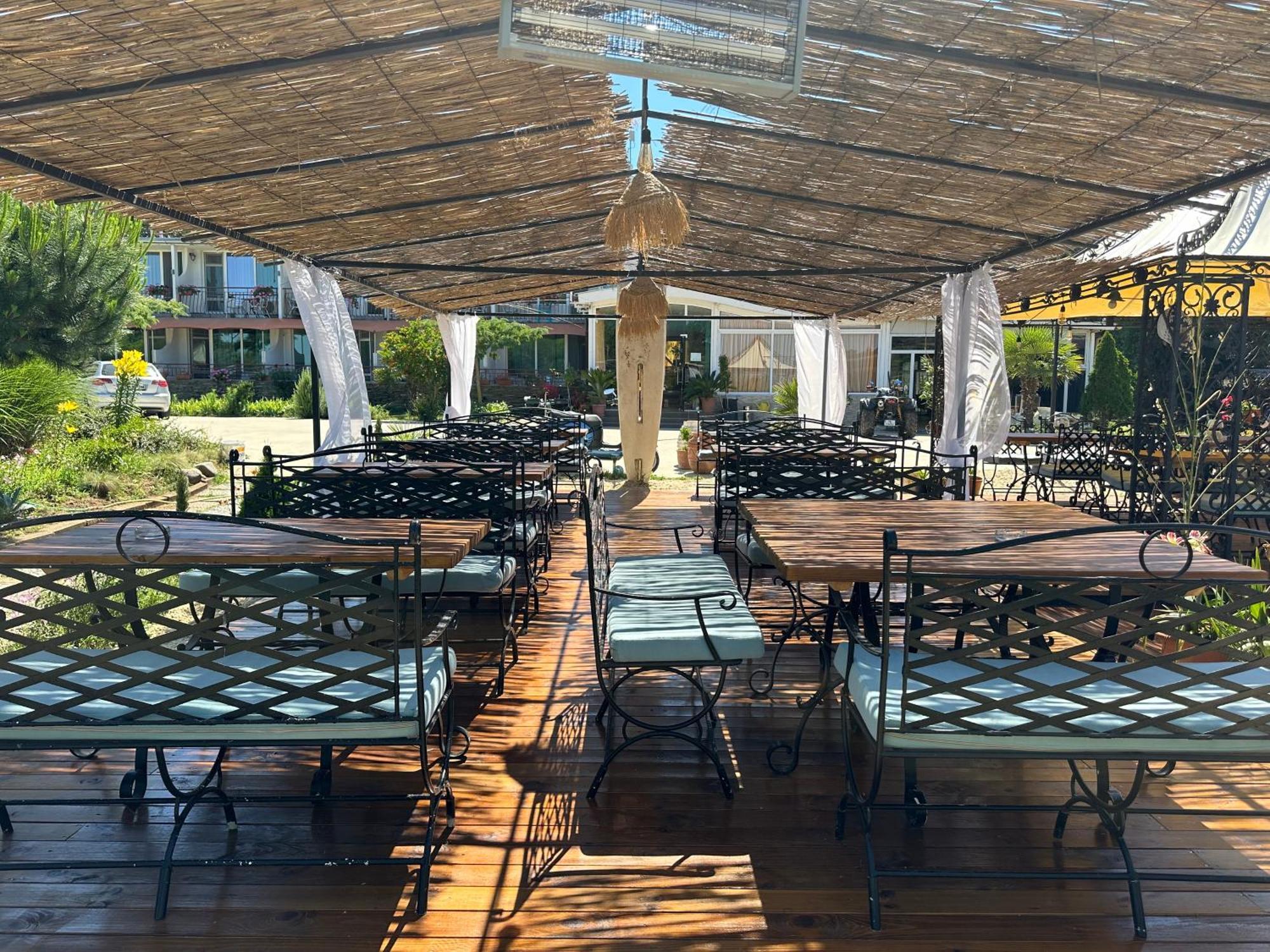 Hotel Surf Primorsko Buitenkant foto