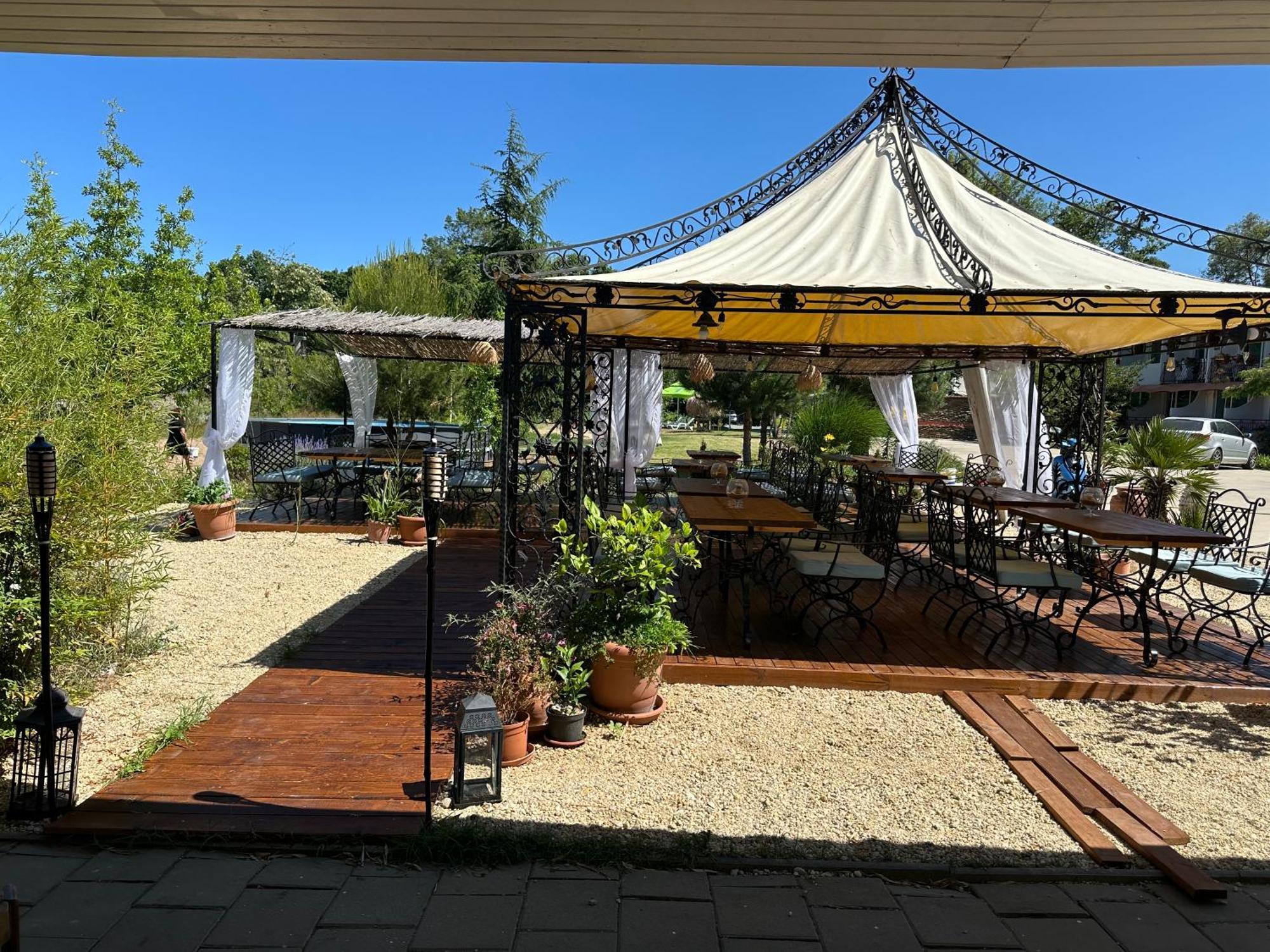 Hotel Surf Primorsko Buitenkant foto