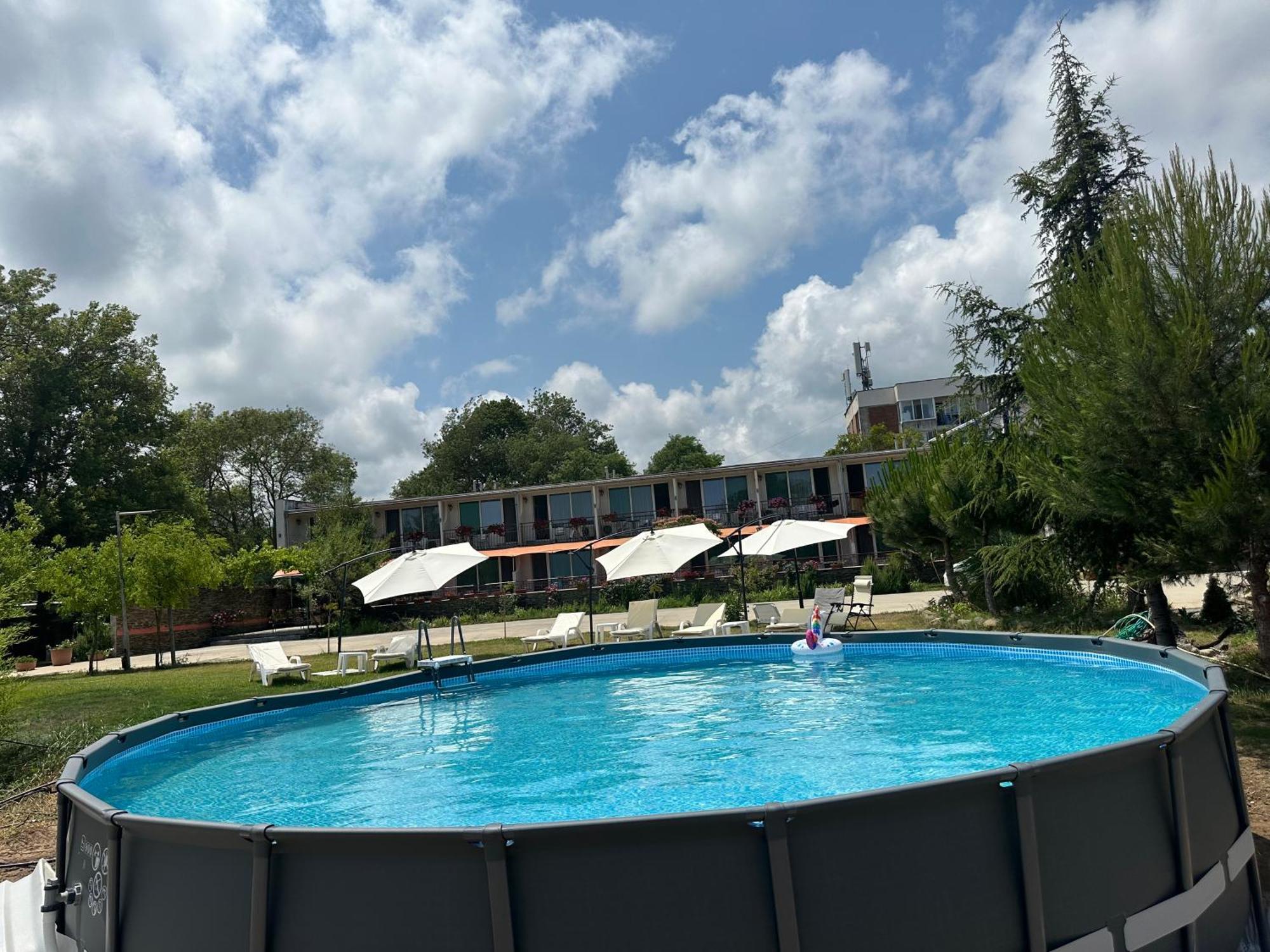 Hotel Surf Primorsko Buitenkant foto