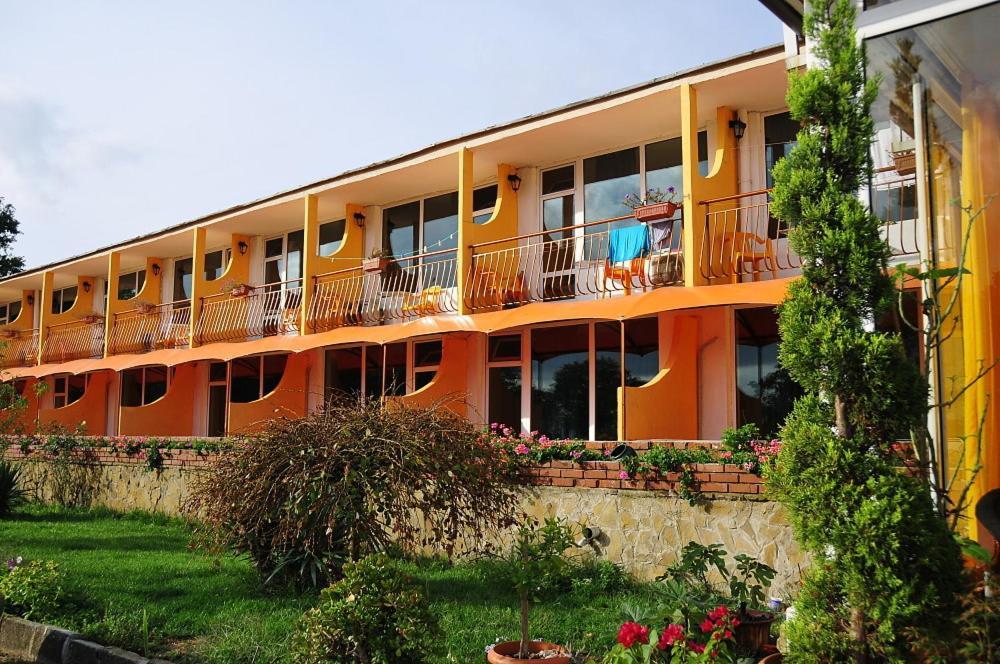 Hotel Surf Primorsko Buitenkant foto