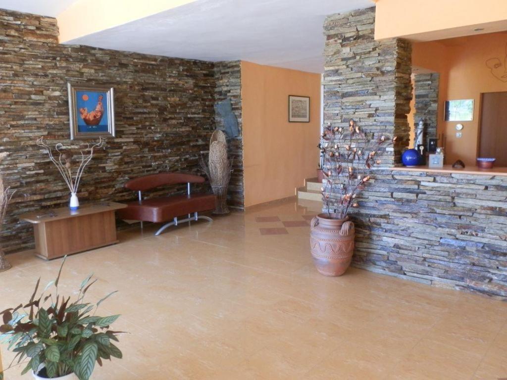 Hotel Surf Primorsko Buitenkant foto